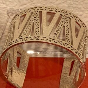 Lois Hill Bracelet Cuff Without Tags.